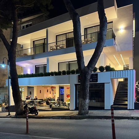 Hotel Lili-1 Sarandë エクステリア 写真