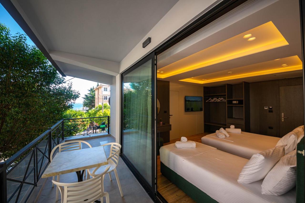 Hotel Lili-1 Sarandë エクステリア 写真