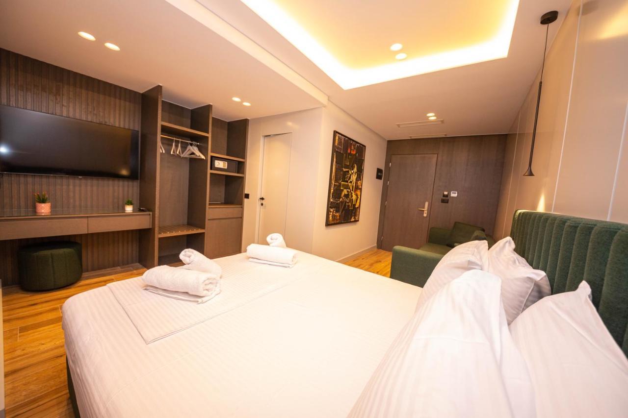 Hotel Lili-1 Sarandë エクステリア 写真