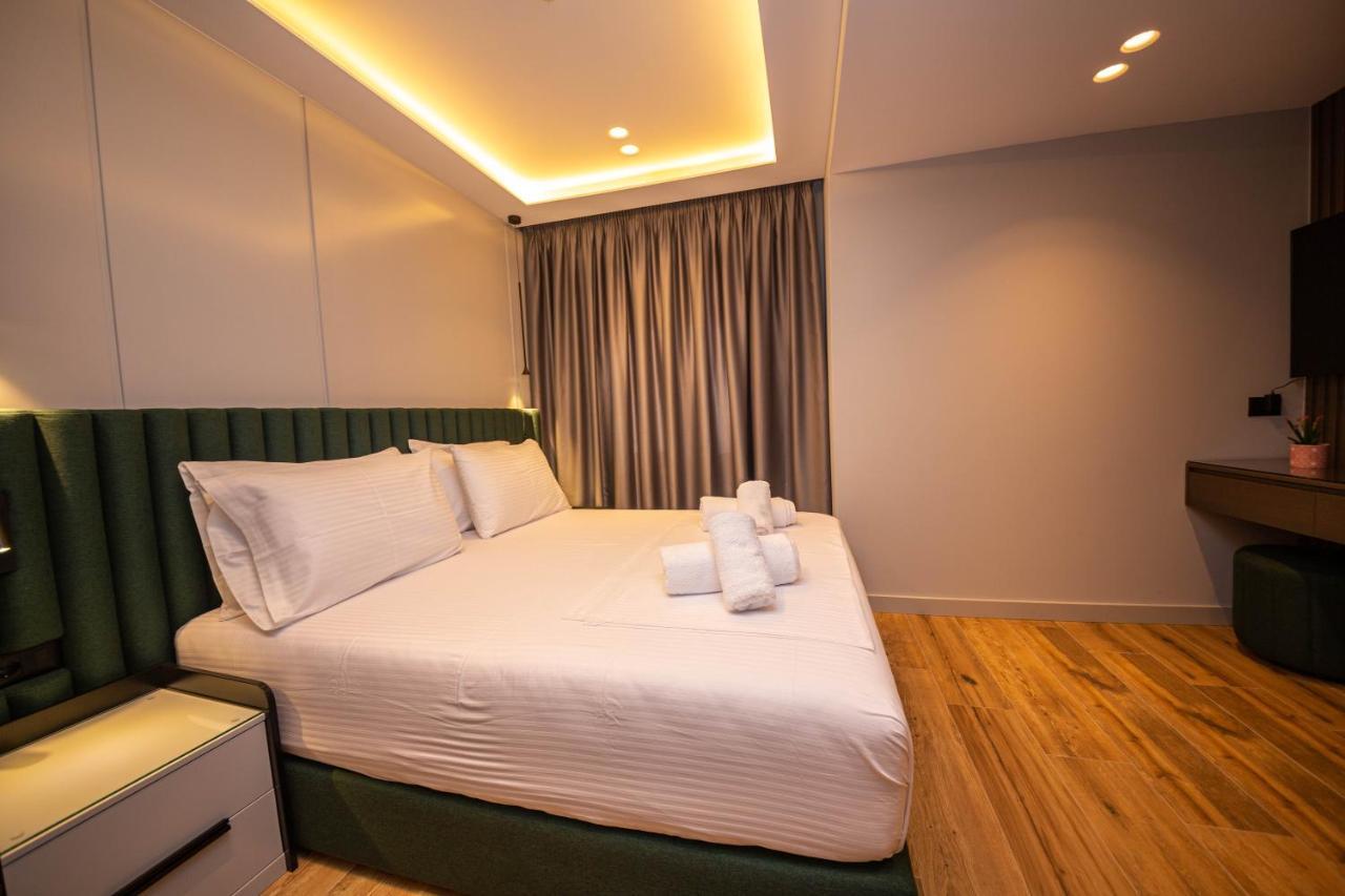 Hotel Lili-1 Sarandë エクステリア 写真